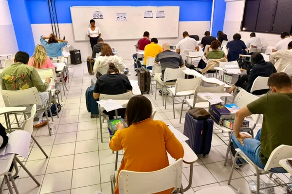 Provas do Encceja 2026 serão aplicadas neste domingo (23). Veja o que levar