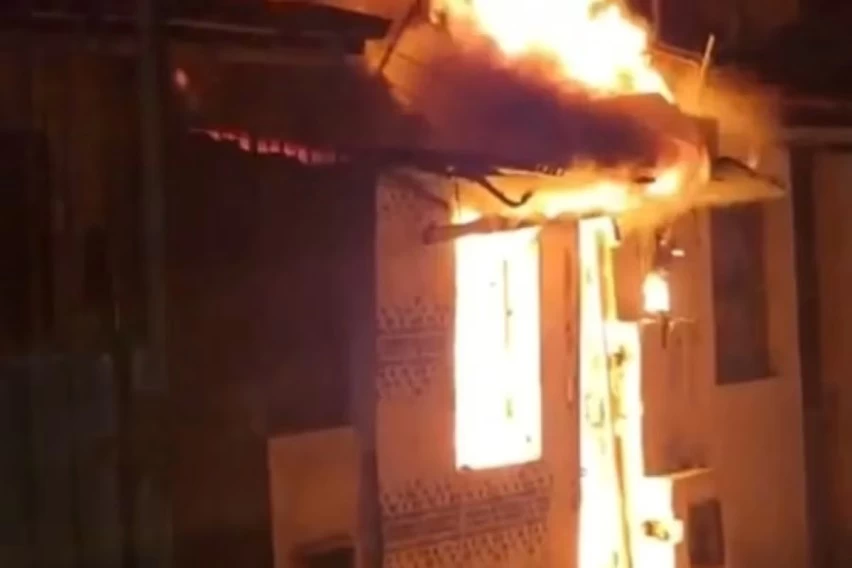 INCÊNDIO NO ANDAIÁ: Casa pega fogo e fica completamente destruída em Santo Antônio de Jesus