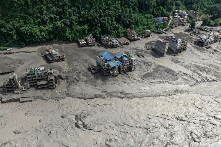 Nepal e Tibete buscam mais de 1,3 mil desaparecidos após avalanche e enchentes; mortes chegam a 332