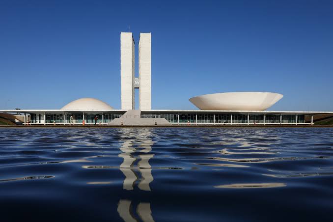 Congresso vota nesta semana fim da escala 6x1 e “taxa das blusinhas”
