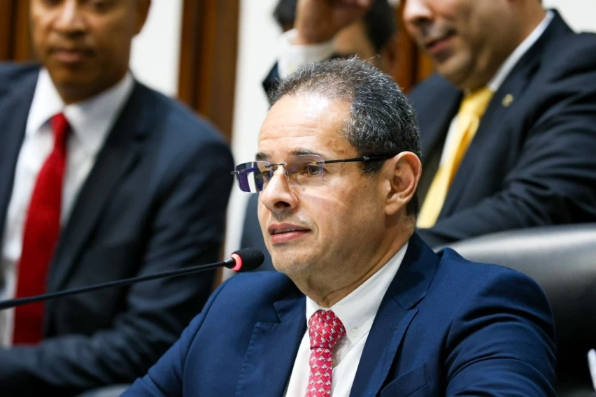 SAÚDE EM DEBATE! Nelson Leal rebate críticas ao Pix Saúde e questiona fila da regulação na Bahia