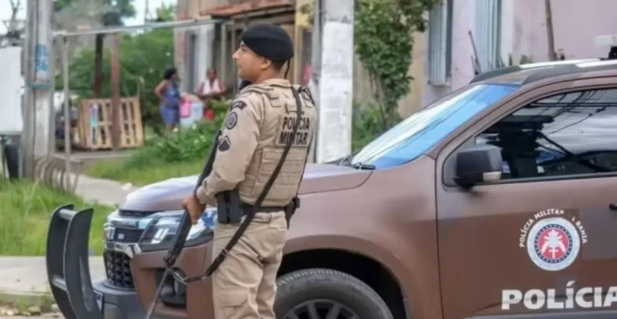 ABANDONO CHOCA MORADORES! Crianças de 1 e 2 anos são encontradas sozinhas e sem comida na Bahia