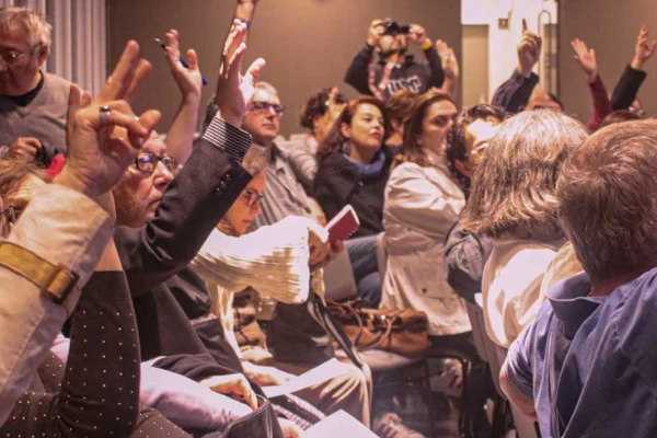 MULHERES 45+ EM FOCO! Salvador terá encontro gratuito sobre inteligência artificial, carreira e negócios