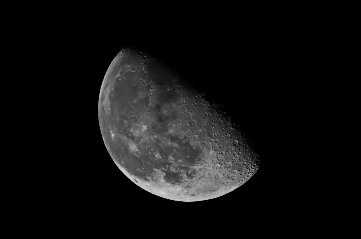LUA NOVA! Veja a fase da Lua nesta terça-feira (15) e quando acontece a próxima mudança