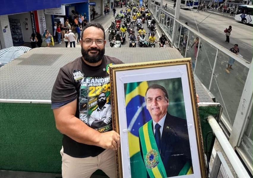USO DE BOLSONARO NA CAMPANHA! TRE-BA arquiva denúncia contra Leandro de Jesus