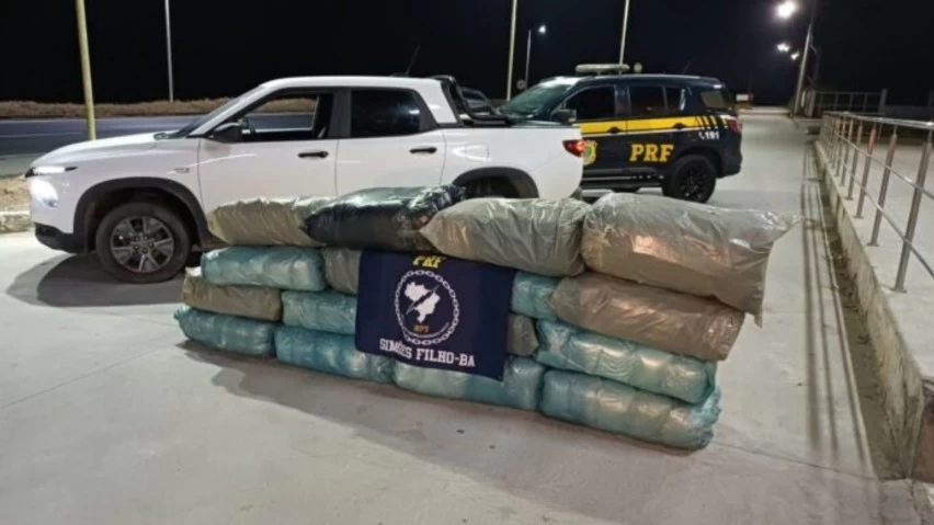 APREENSÃO NA BR-324! PRF encontra 140 kg de maconha em carro durante fiscalização em Salvador