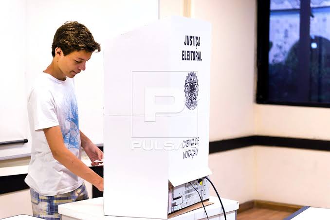 É NESTE DOMINGO! Guia completo para quem vai votar pela primeira vez nas Eleições 2026