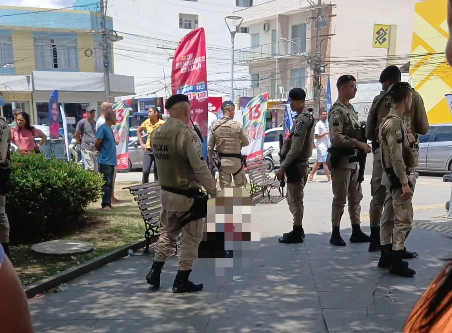 CONFUSÃO NA PRAÇA! Briga entre flanelinhas termina com homem esfaqueado em Santo Antônio de Jesus