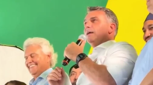 “ARREGAÇAR VAGABUNDO”! Flávio Bolsonaro promete endurecer combate às facções ao lado de Caiado