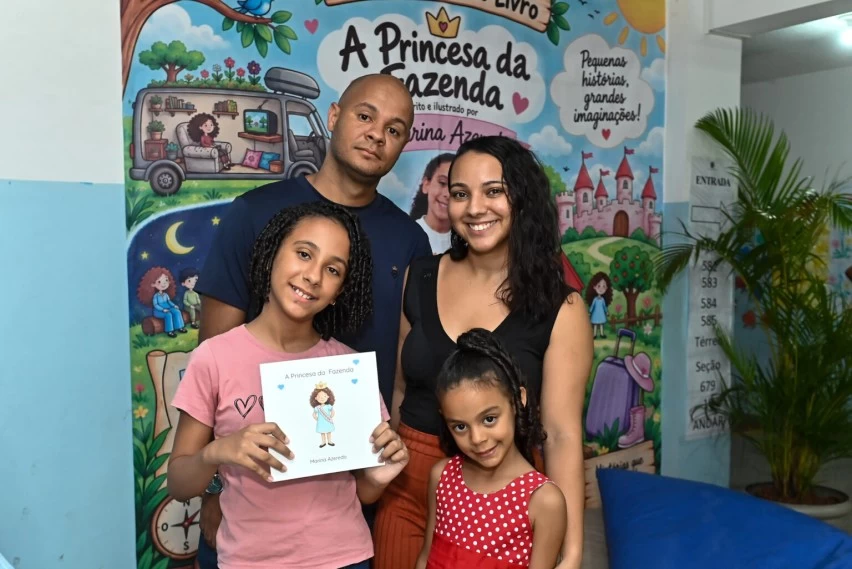 PRODÍGIO: ESTUDANTE DE 10 ANOS DA REDE MUNICIPAL DE SALVADOR ESCREVE, ILUSTRA E LANÇA O PRÓPRIO LIVRO