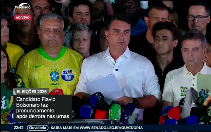 FLÁVIO BOLSONARO NÃO RECONHECE VITÓRIA DE LULA E ANUNCIA QUE PEDIRÁ ANULAÇÃO DA ELEIÇÃO