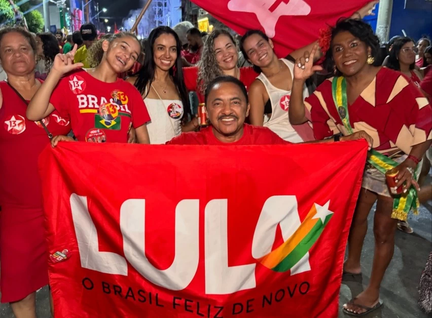 DEPUTADO ROBERTO CARLOS COMEMORA VITÓRIA DE LULA E DESTACA FORÇA DA DEMOCRACIA
