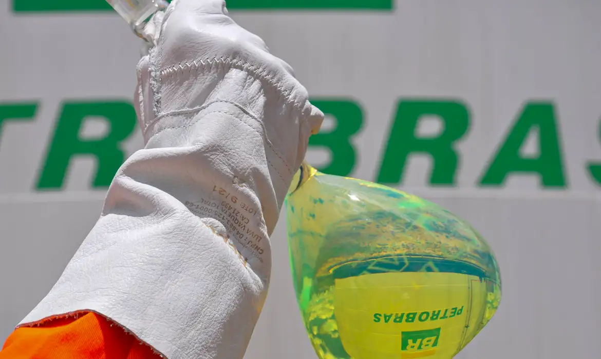 GOVERNO FEDERAL PRORROGA SUBSÍDIO DE R$ 2,12 POR LITRO DO DIESEL POR MAIS 30 DIAS