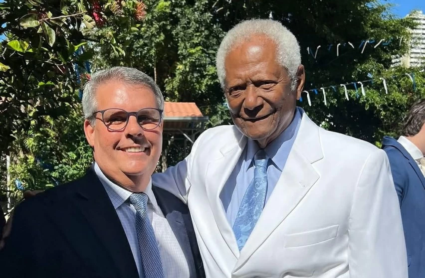 VEREADOR CARLOS KLEBER DECLARA APOIO A ALEXANDRE ALELUIA PARA PRESIDÊNCIA DA CÂMARA DE SALVADORVEREADOR CARLOS KLEBER DECLARA APOIO A ALEXANDRE ALELUIA PARA PRESIDÊNCIA DA CÂMARA DE SALVADORVEREADOR C