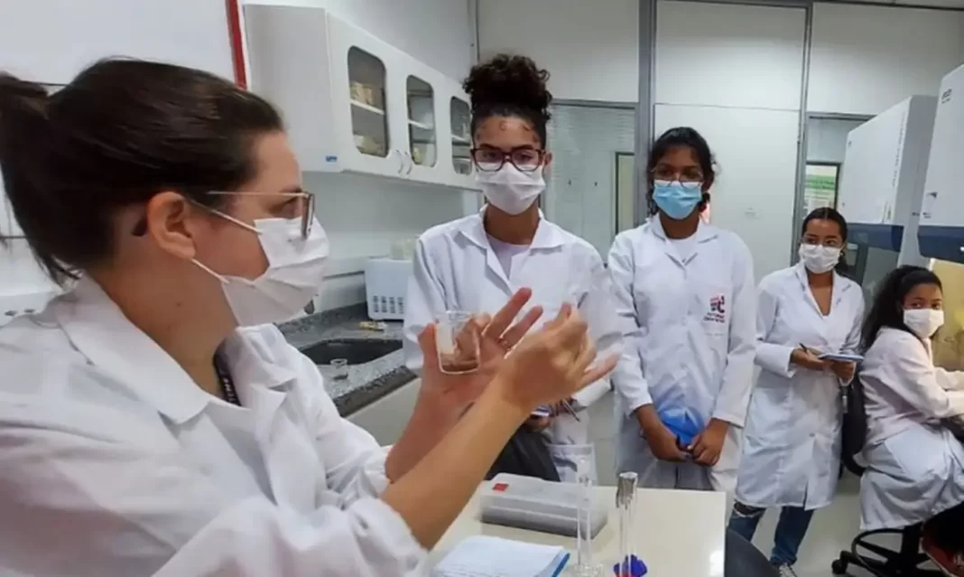 INSCRIÇÕES PARA O PROGRAMA FUTURAS CIENTISTAS SÃO PRORROGADAS ATÉ 6 DE NOVEMBRO