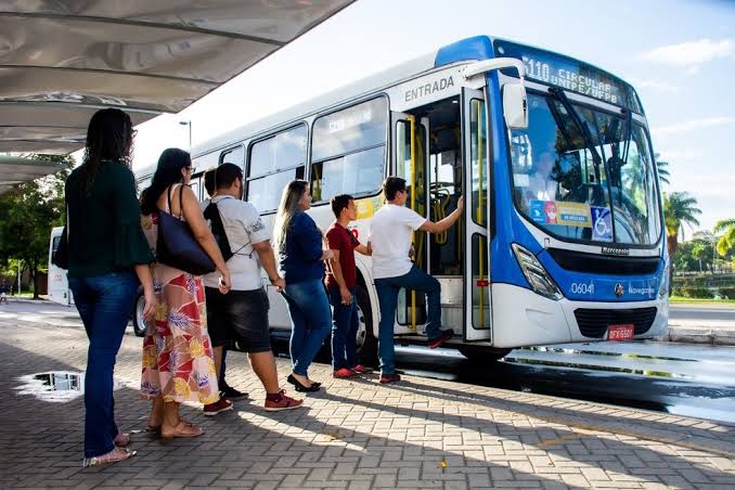 DESEMPREGO CAI PARA 5,2% NO BRASIL E ATINGE MENOR NÍVEL PARA O TERCEIRO TRIMESTRE DESDE 2012