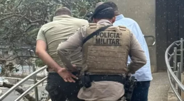 PM PRENDE SUSPEITO APONTADO COMO LÍDER DE FACÇÃO MINEIRA NA ESTAÇÃO AEROPORTO, EM SALVADOR
